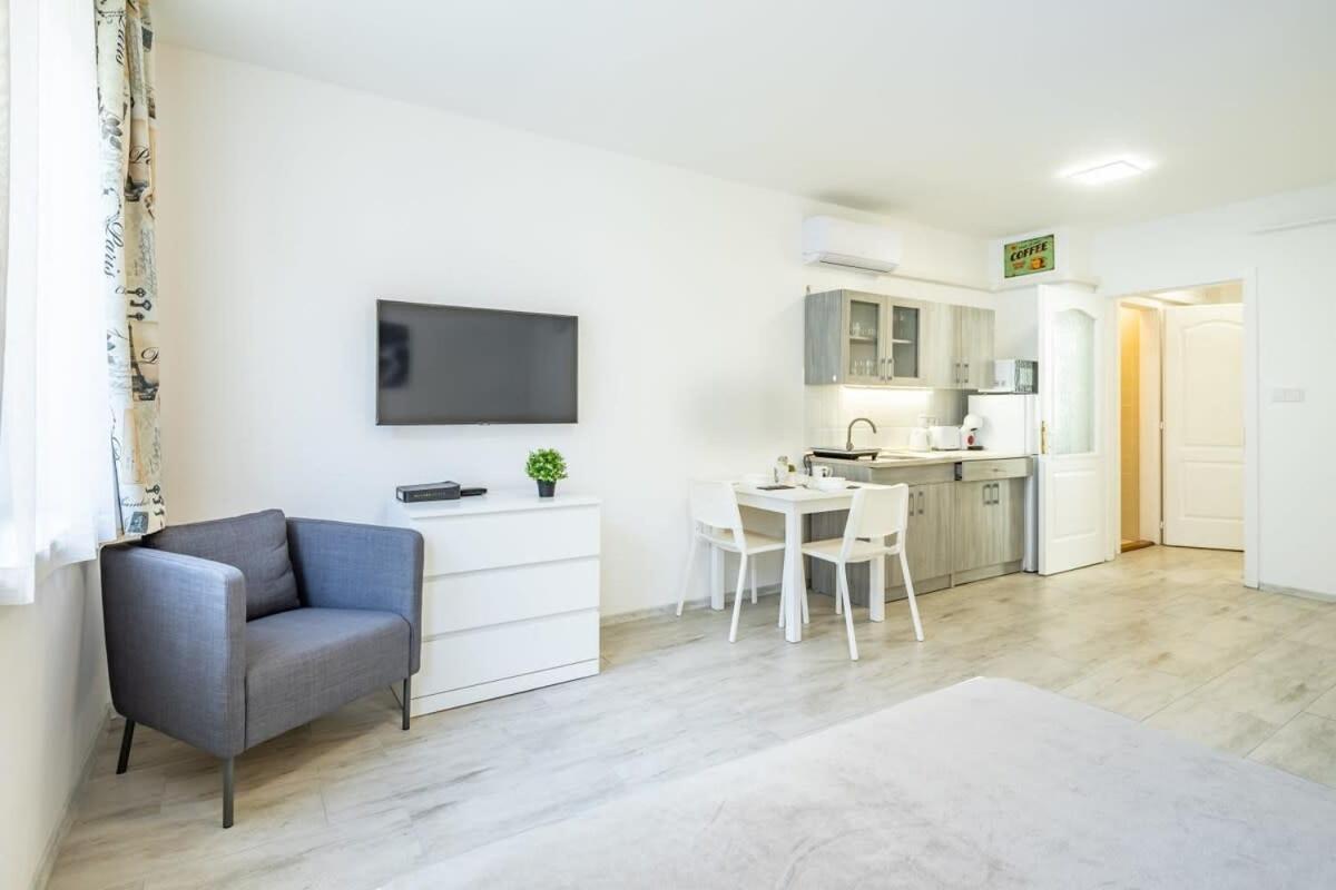 Convenient 2-Room Central Apartment Budapest Eksteriør billede