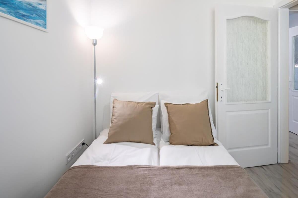 Convenient 2-Room Central Apartment Budapest Eksteriør billede
