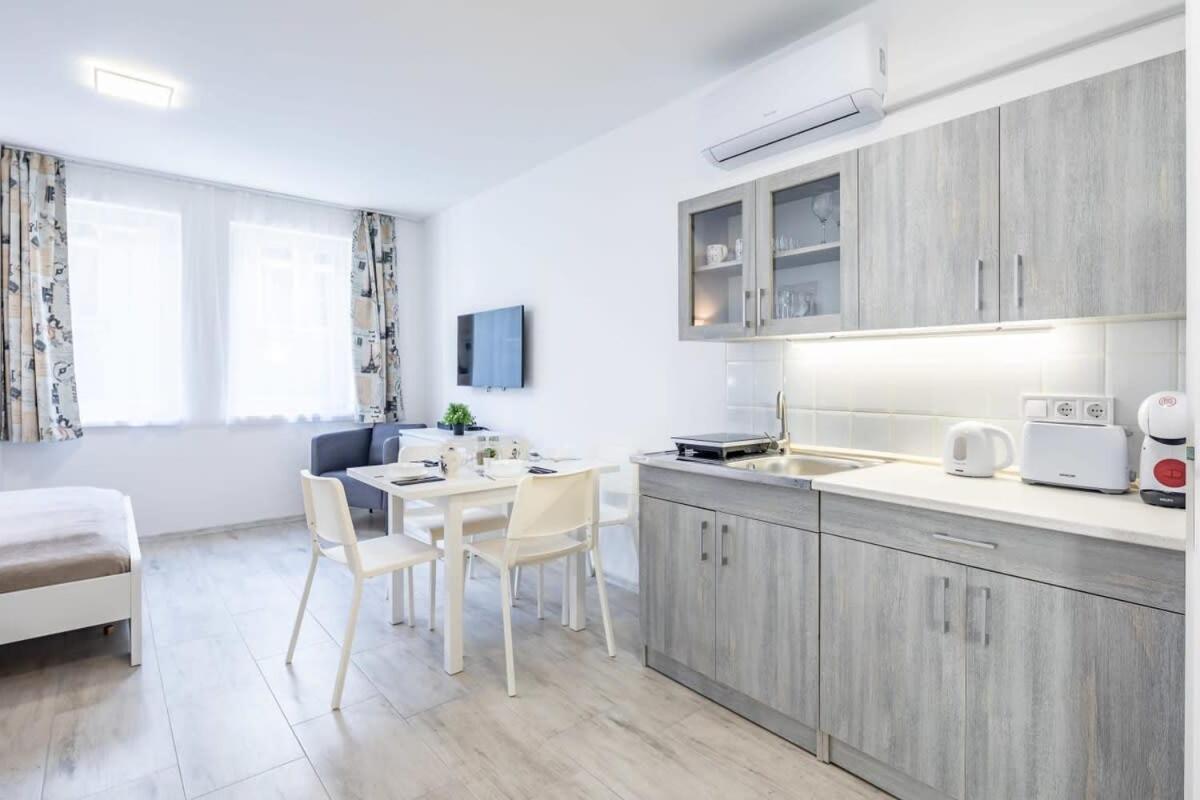 Convenient 2-Room Central Apartment Budapest Eksteriør billede