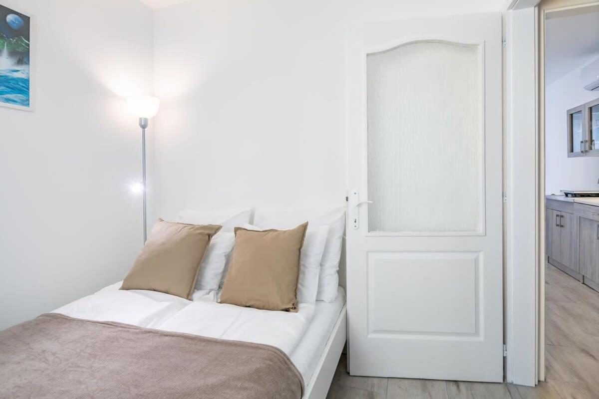 Convenient 2-Room Central Apartment Budapest Eksteriør billede